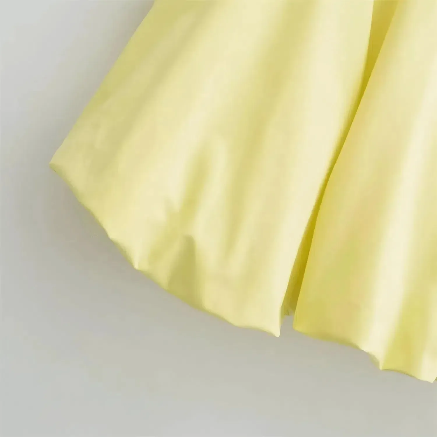 Corivelle Luminous Set – Vibrant yellow – Tailored