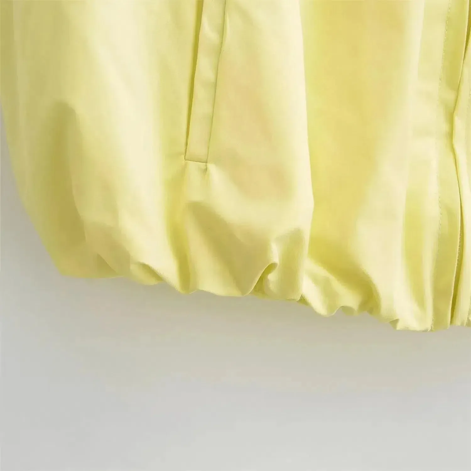 Corivelle Luminous Set – Vibrant yellow – Tailored