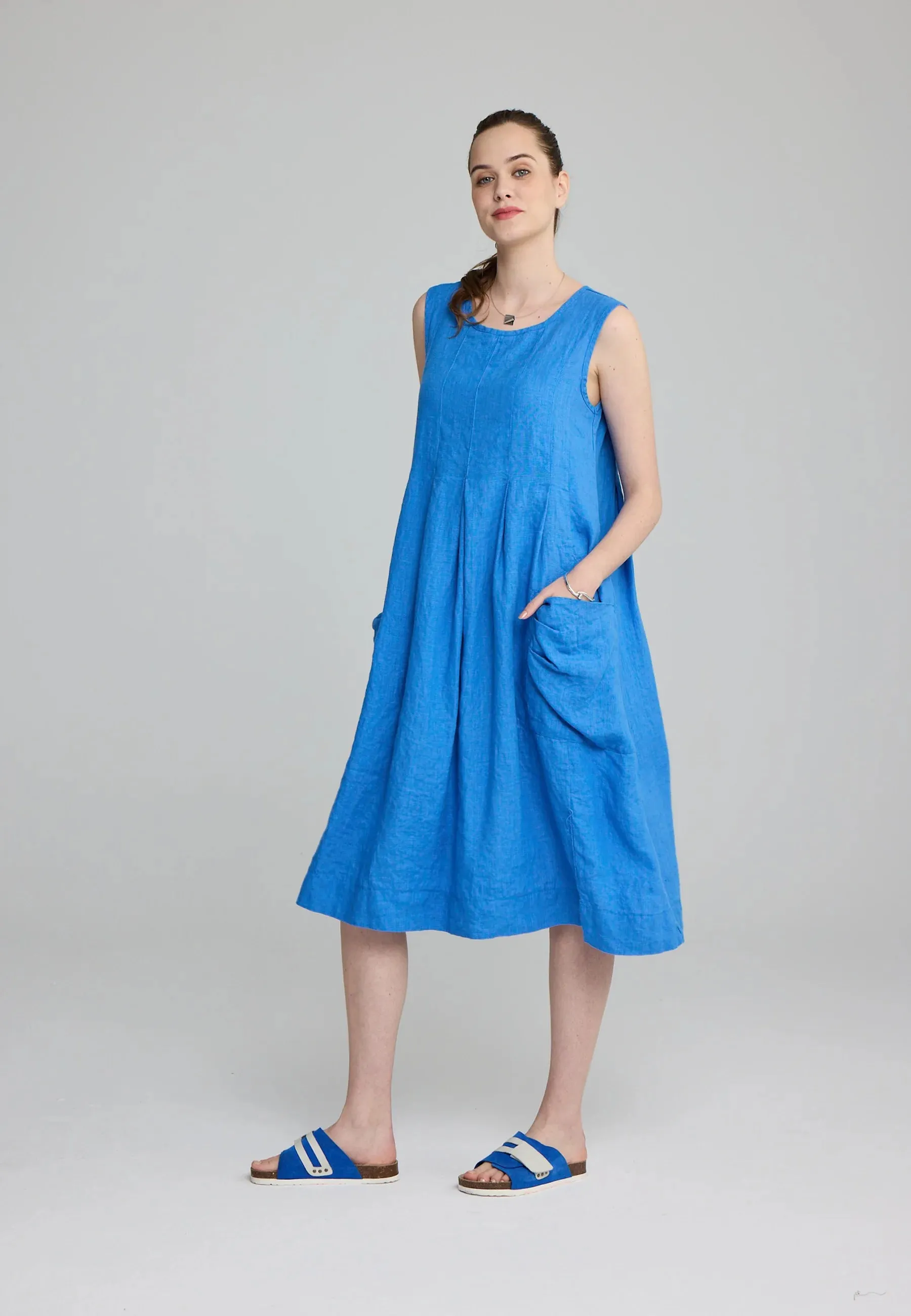 MIREA – Pleated Sleeveless Linen Dress