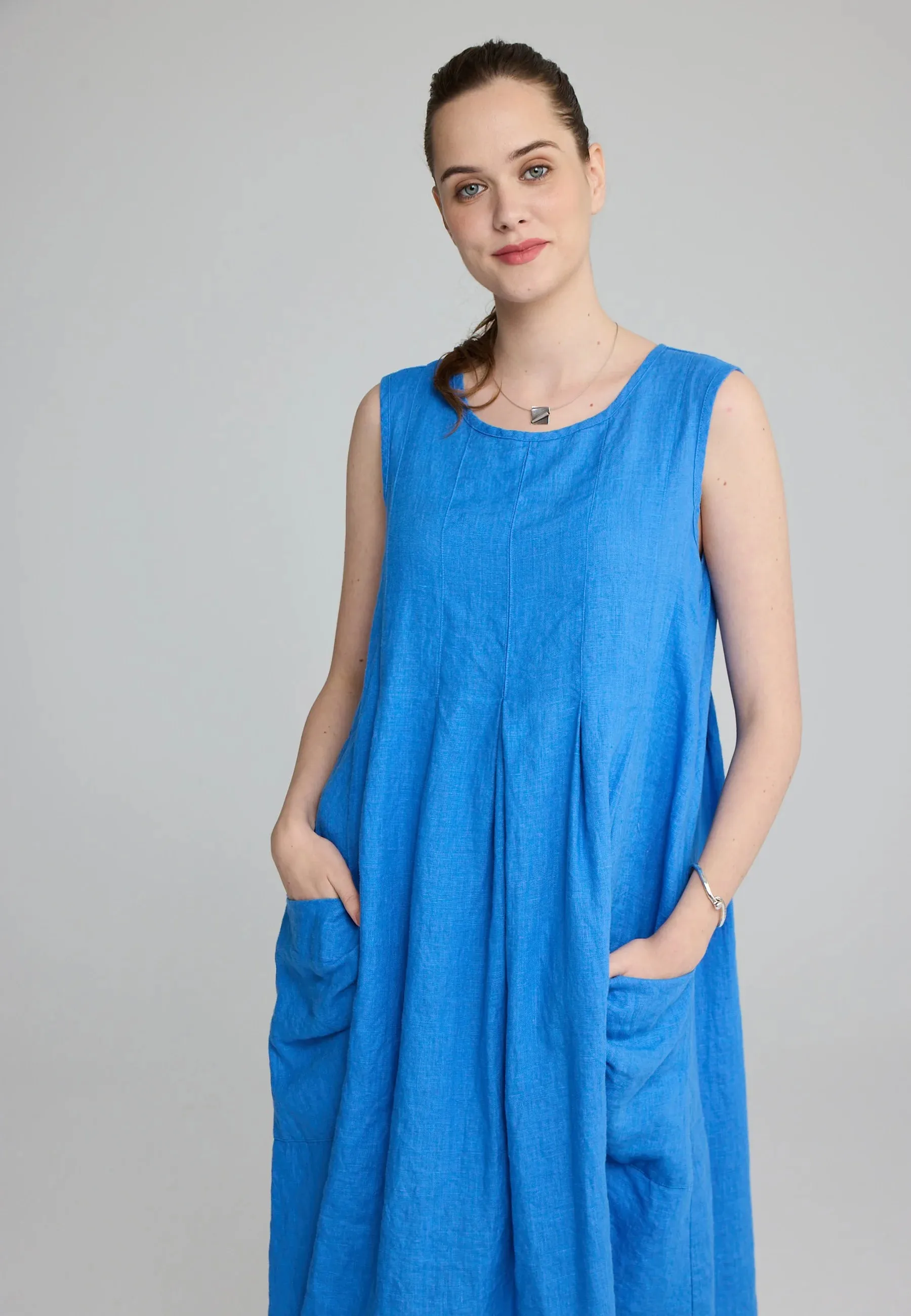 MIREA – Pleated Sleeveless Linen Dress