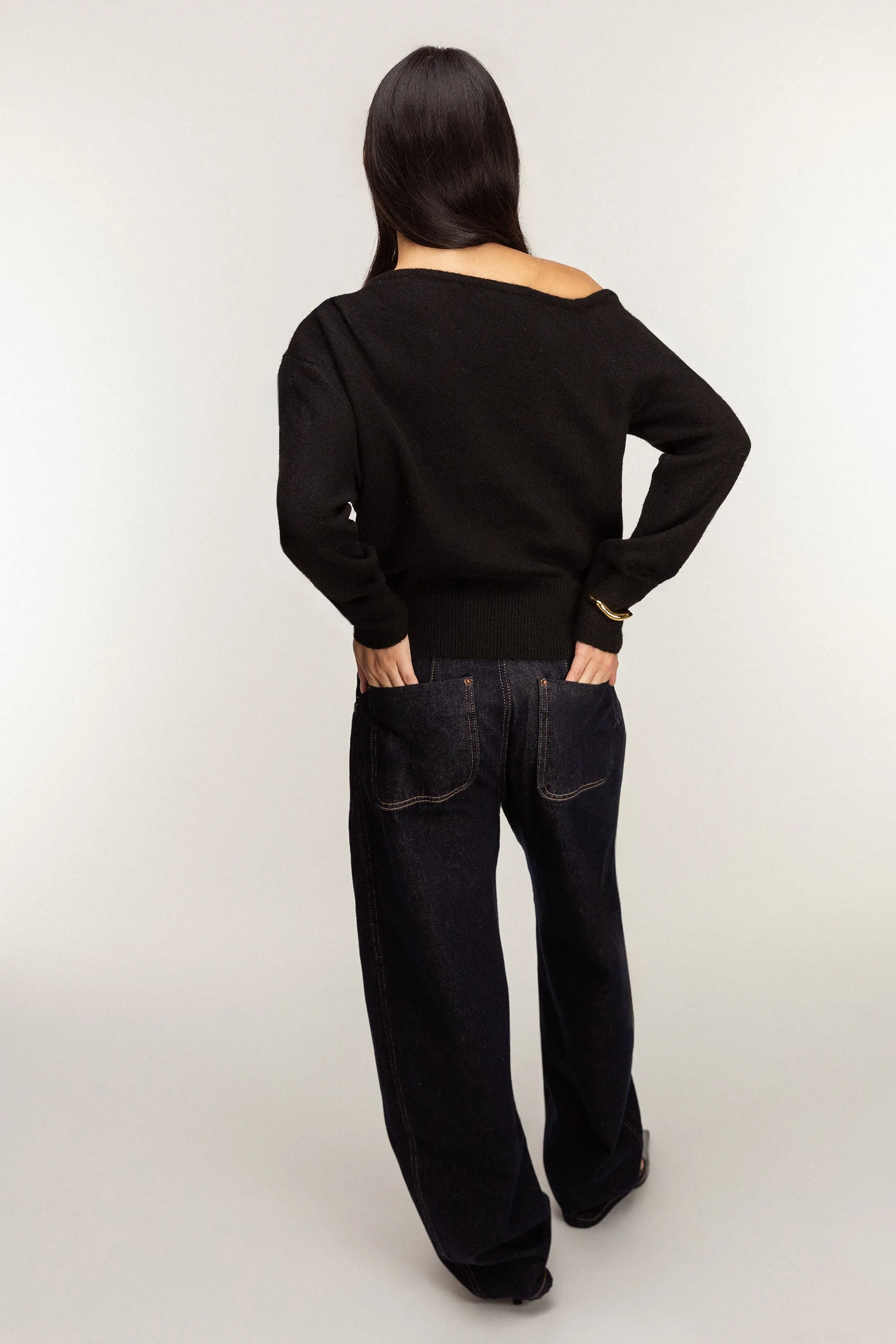 OFF SHOULDER SWEATER